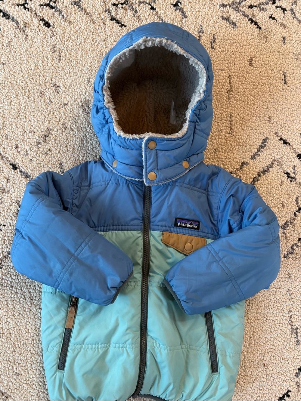 Patagonia kids puffer jacket (4T) EUC